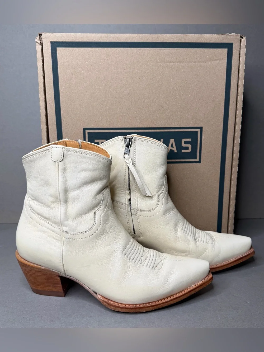 TECOVAS “The Daisy” Bone Calfskin Leather Western Boots Women Sz 8.5 Rodeo White